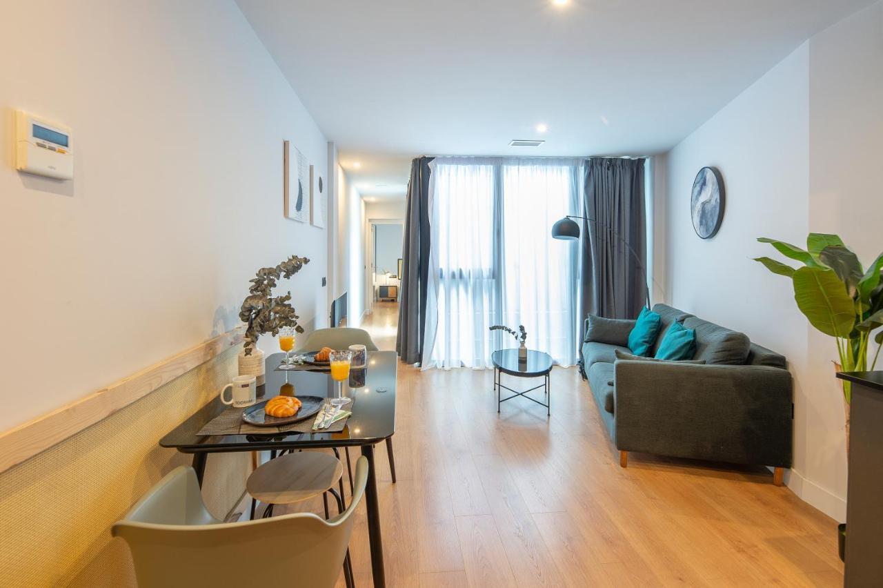 New Apartment -Shared Pool & Solarium- 1B Малага Екстериор снимка